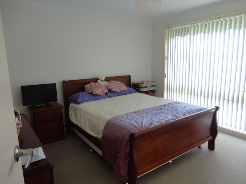 24 Bolton Street, Bateau Bay NSW 2261