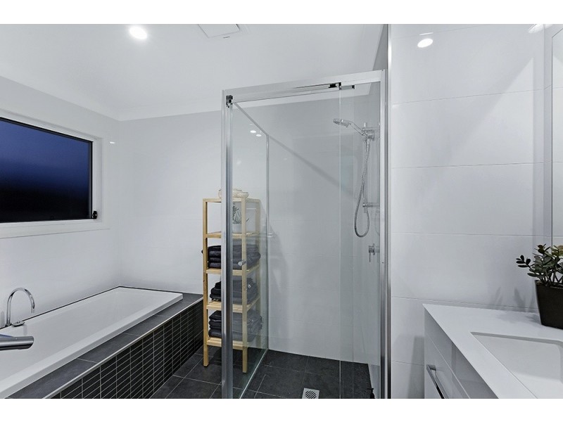 1 Bias Avenue, Bateau Bay NSW 2261