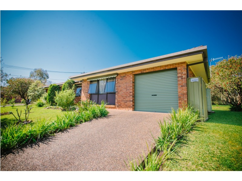 8 Rawsthorne Court, Bateau Bay NSW 2261