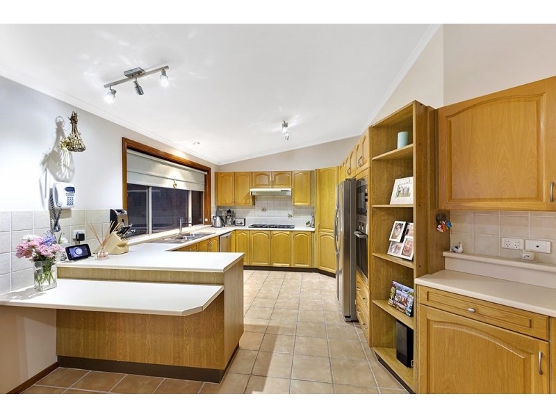 19 Stornaway Crescent, Berkeley Vale NSW 2261