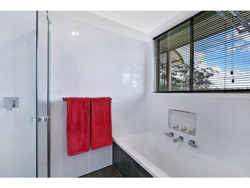 6 Cudgee Close, Green Point NSW 2251