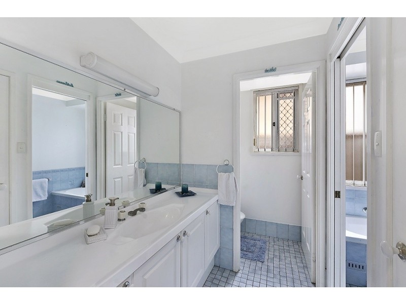 4 Viscount Close, Shelly Beach NSW 2261