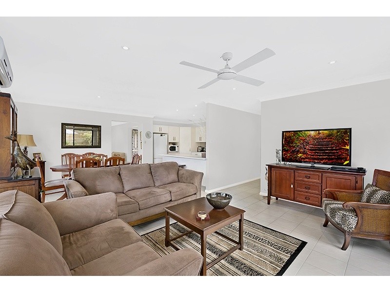 44a Sabrina Avenue, Bateau Bay NSW 2261