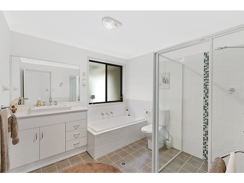 44a Sabrina Avenue, Bateau Bay NSW 2261