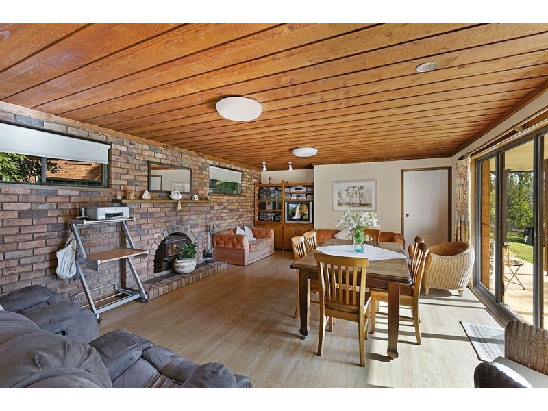 10 Darrin Close, Bateau Bay NSW 2261