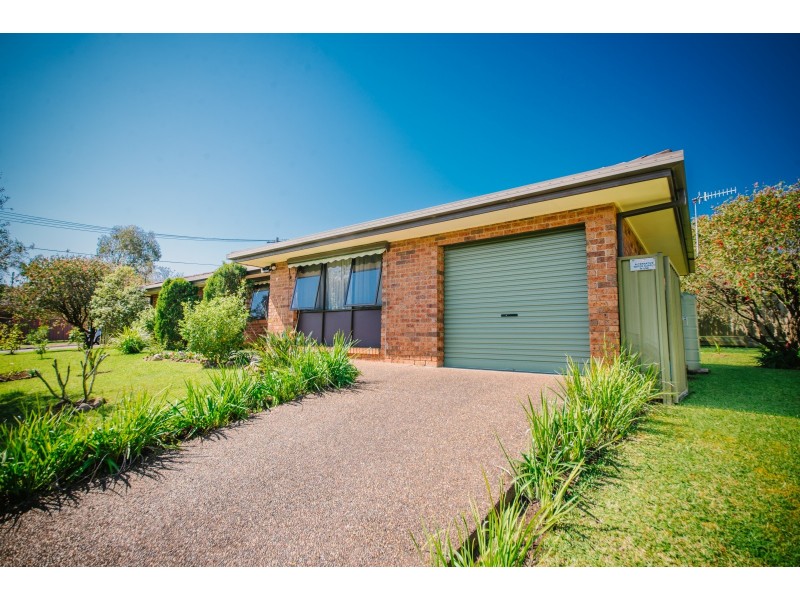 8 Rawsthorne Court, Bateau Bay NSW 2261