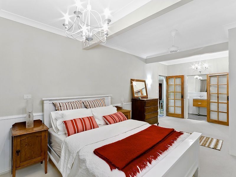 13 Toongara Avenue, Bateau Bay NSW 2261