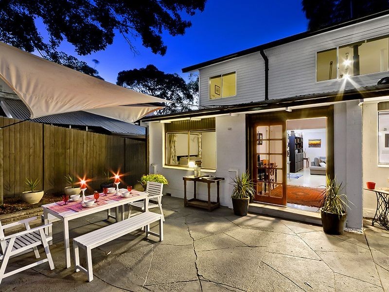 13 Toongara Avenue, Bateau Bay NSW 2261