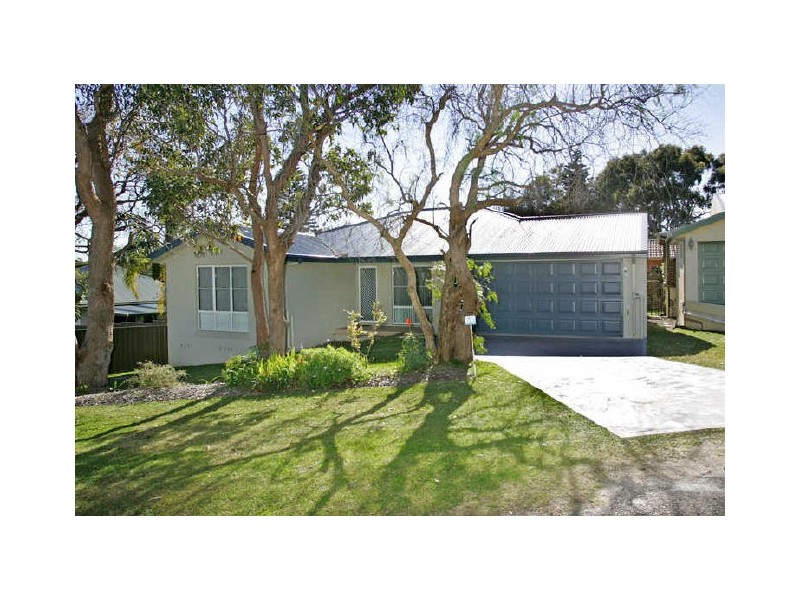 5 Whalans Road, Bateau Bay NSW 2261