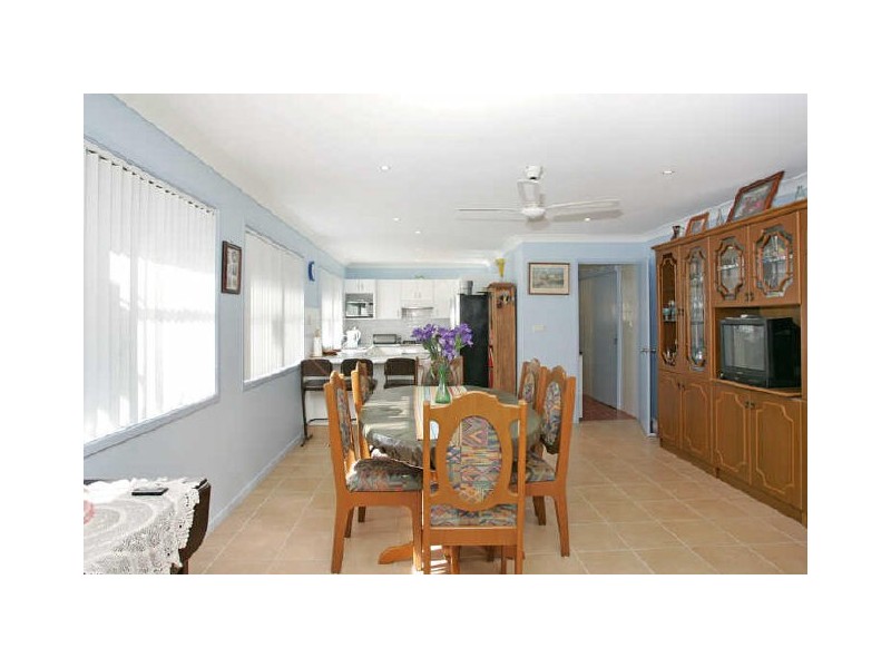 5 Whalans Road, Bateau Bay NSW 2261