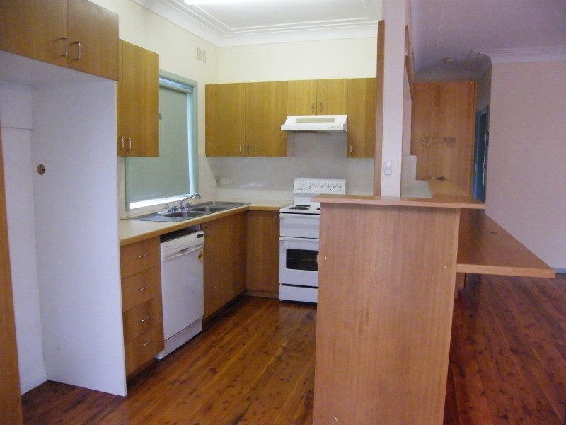 8 Burrawong Street, Bateau Bay NSW 2261