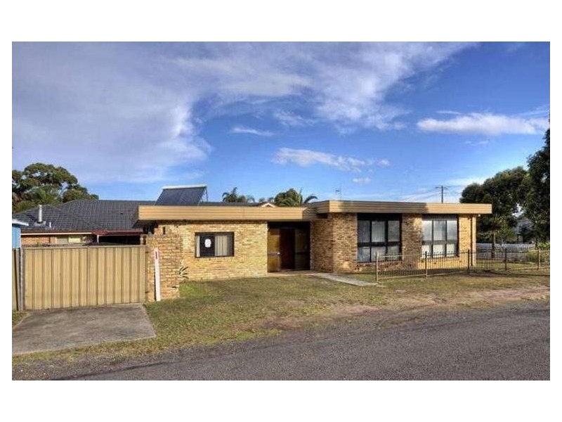 11 Roberston Road, Killarney Vale NSW 2261