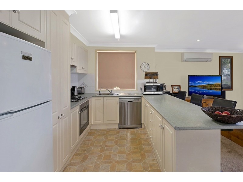 1/3 Mossman Avenue, Bateau Bay NSW 2261