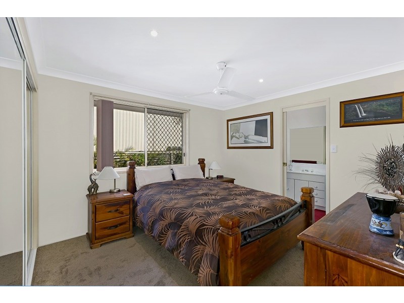 1/3 Mossman Avenue, Bateau Bay NSW 2261