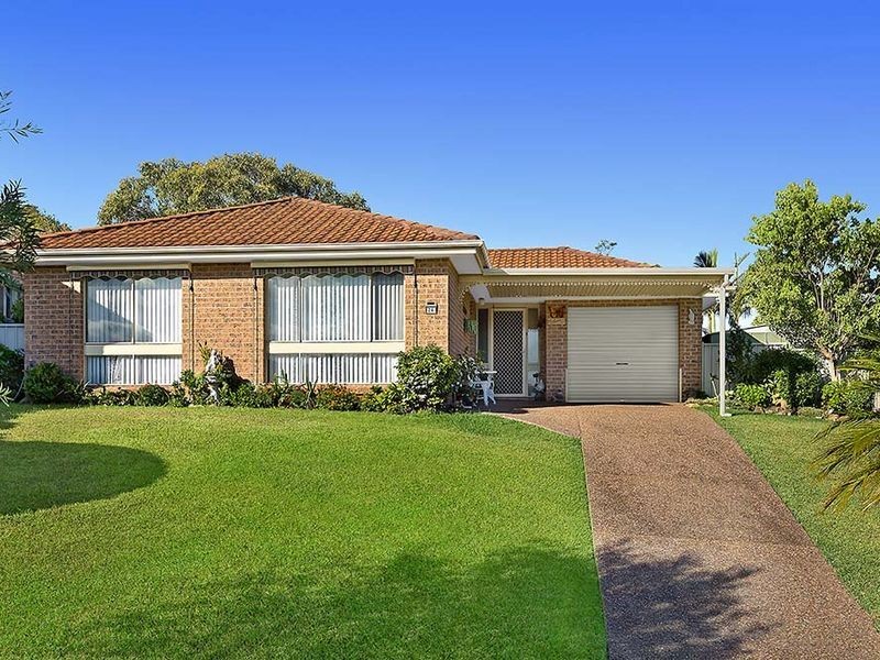 24 Bolton Avenue, Bateau Bay NSW 2261