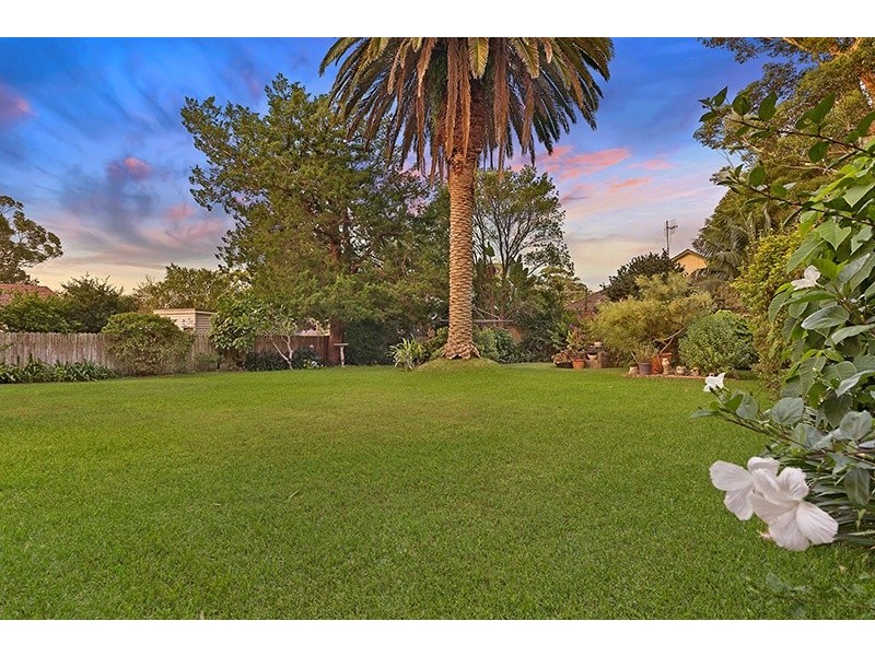 10 Point Street, Bateau Bay NSW 2261