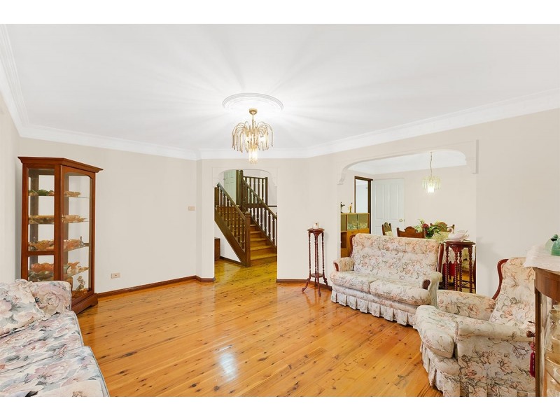 10 Point Street, Bateau Bay NSW 2261