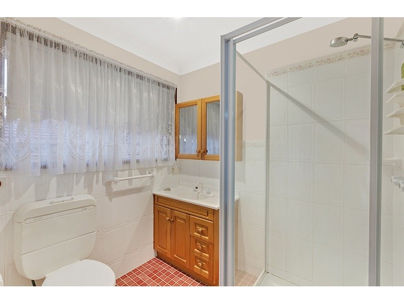 10 Point Street, Bateau Bay NSW 2261