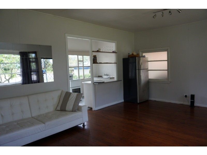 47 Bateau Bay Road, Bateau Bay NSW 2261