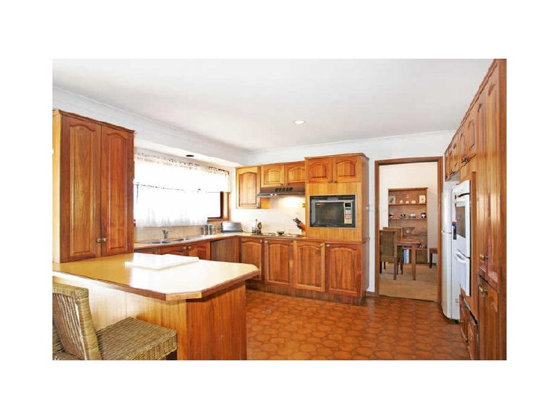 33 Premier Way, Bateau Bay NSW 2261