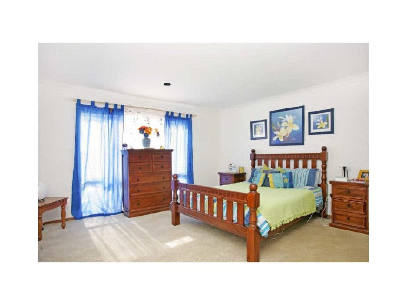 33 Premier Way, Bateau Bay NSW 2261