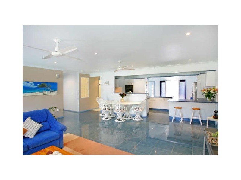 21 Elewa Avenue, Bateau Bay NSW 2261