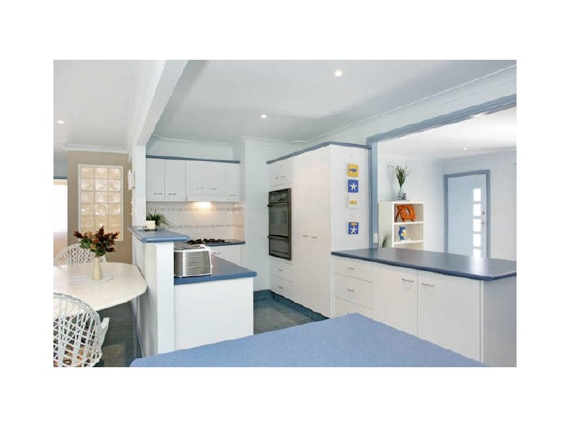 21 Elewa Avenue, Bateau Bay NSW 2261