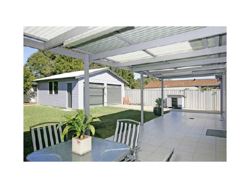 21 Elewa Avenue, Bateau Bay NSW 2261