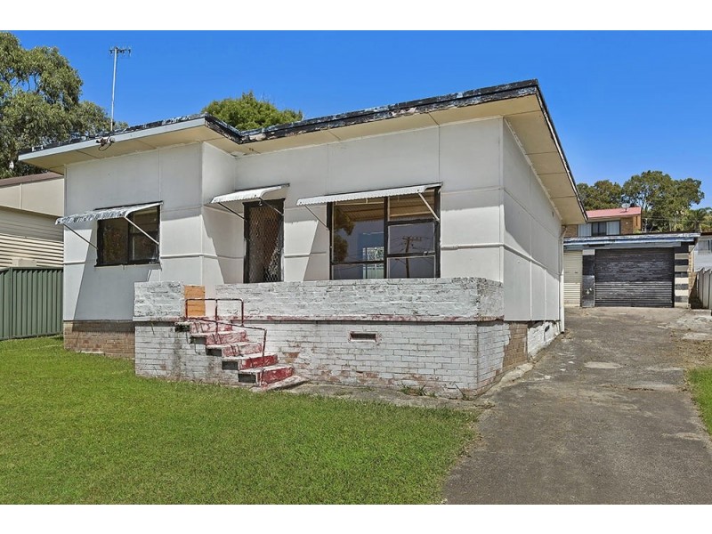 10 Sabrina Avenue, Bateau Bay NSW 2261