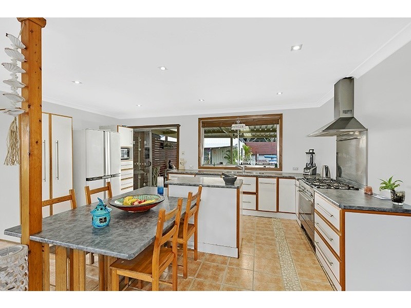 529 The Entrance Road, Bateau Bay NSW 2261