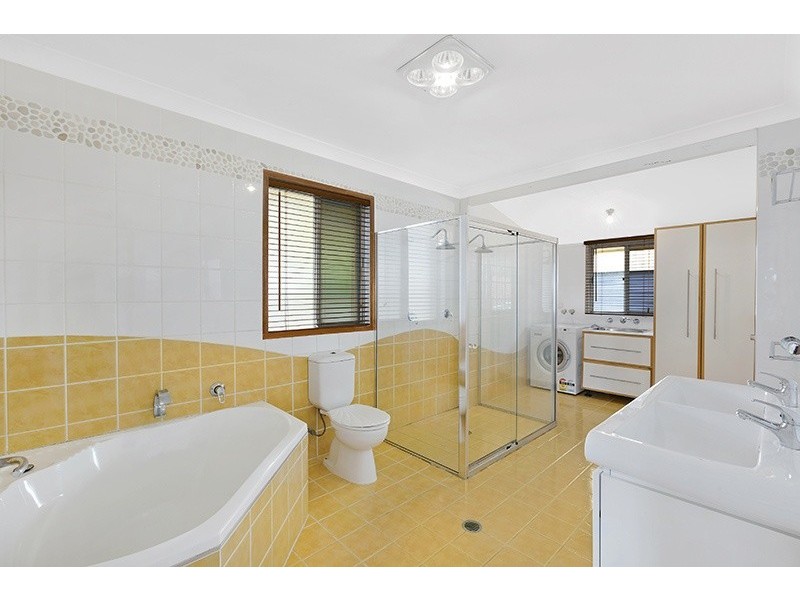 529 The Entrance Road, Bateau Bay NSW 2261