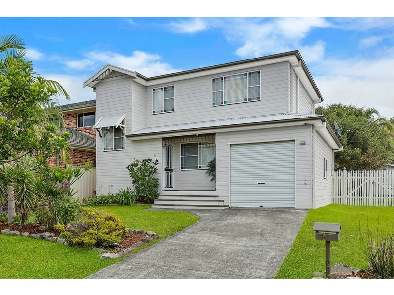 51 Castlereagh Crescent, Bateau Bay NSW 2261