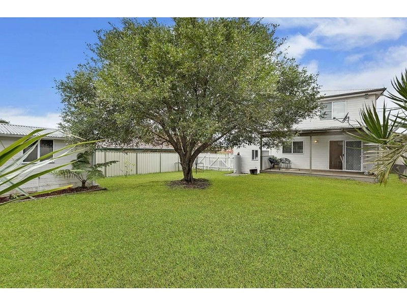 51 Castlereagh Crescent, Bateau Bay NSW 2261