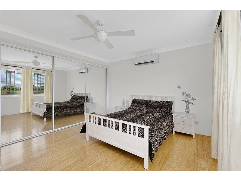 51 Castlereagh Crescent, Bateau Bay NSW 2261