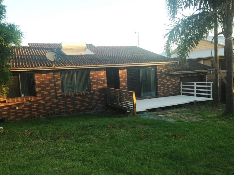 9b Longs Road, Bateau Bay NSW 2261