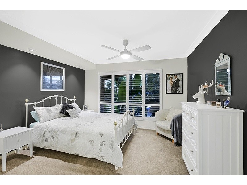 8 Parklands Close, Bateau Bay NSW 2261