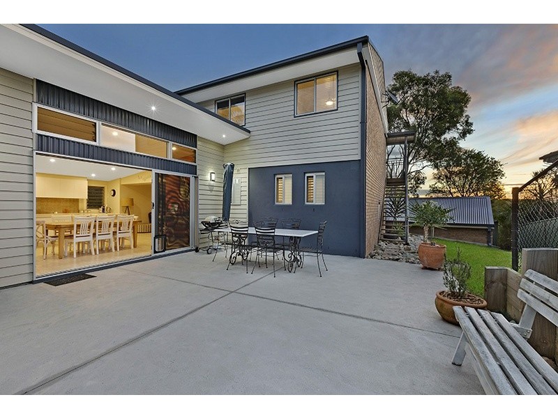 8 Parklands Close, Bateau Bay NSW 2261