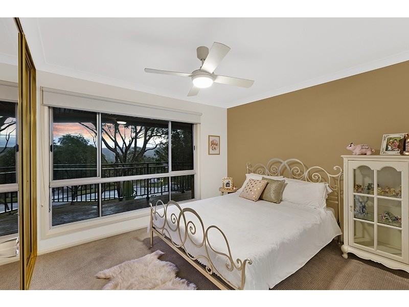 8 Parklands Close, Bateau Bay NSW 2261