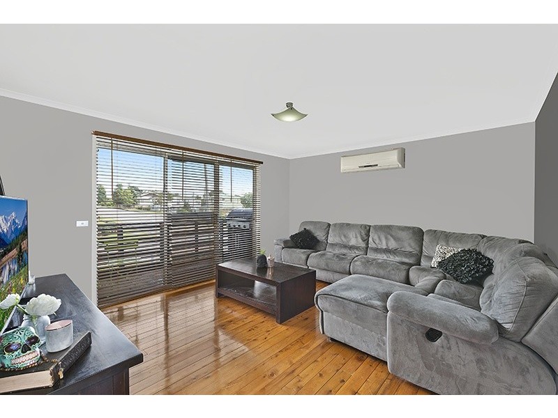 2 Vista Parade, Bateau Bay NSW 2261