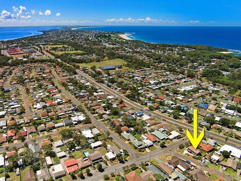 2 Vista Parade, Bateau Bay NSW 2261