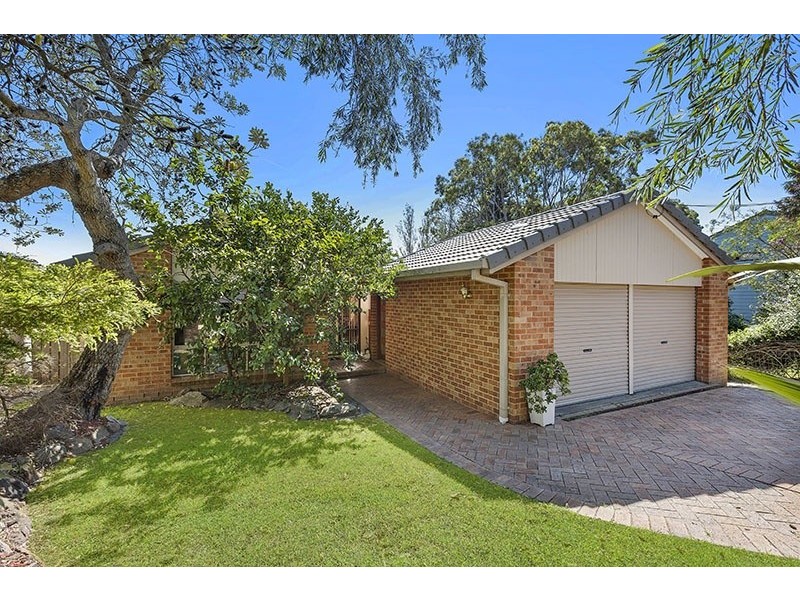 4 Poplars Avenue, Bateau Bay NSW 2261