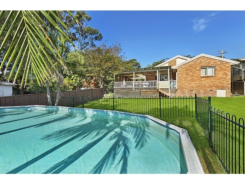 4 Poplars Avenue, Bateau Bay NSW 2261