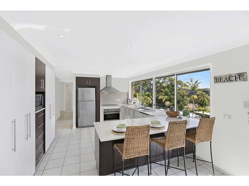 8 Pasadena Avenue, Bateau Bay NSW 2261