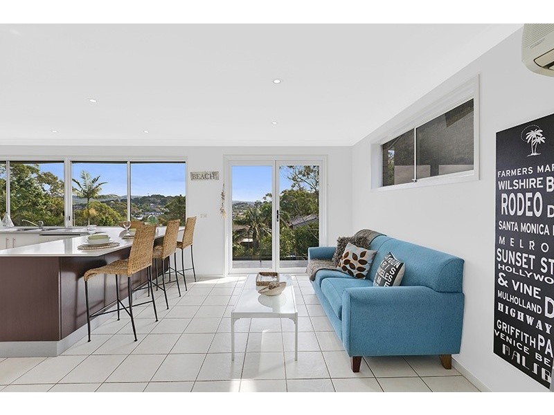 8 Pasadena Avenue, Bateau Bay NSW 2261