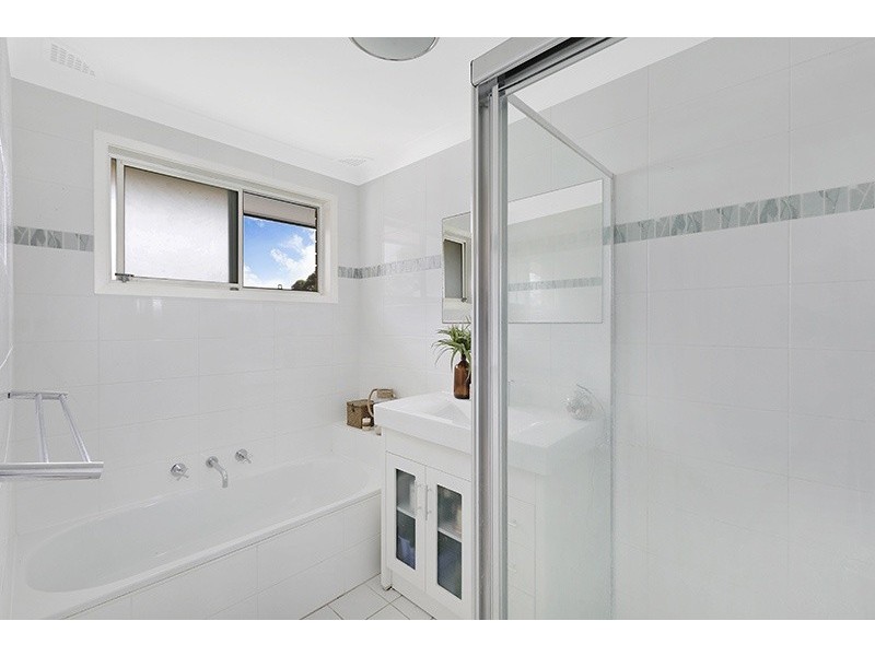 8 Pasadena Avenue, Bateau Bay NSW 2261