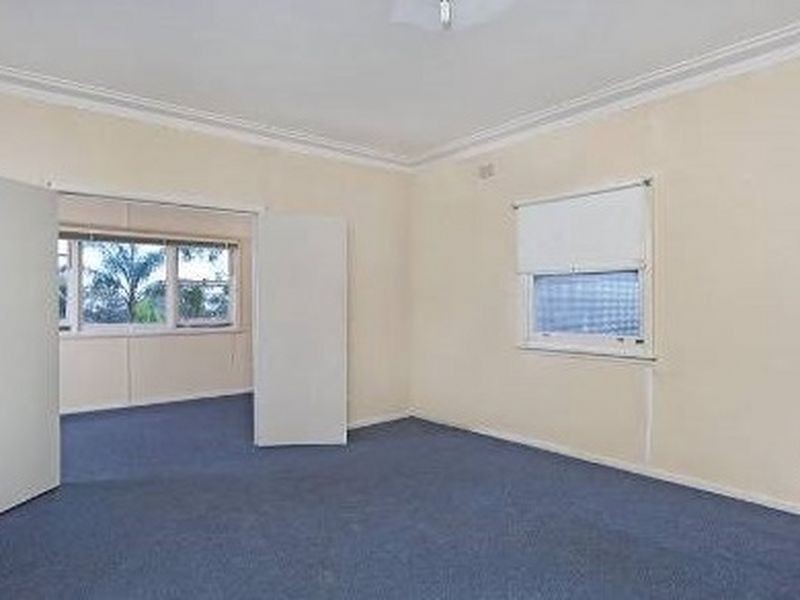 35 Donegal Street, Berkeley Vale NSW 2261