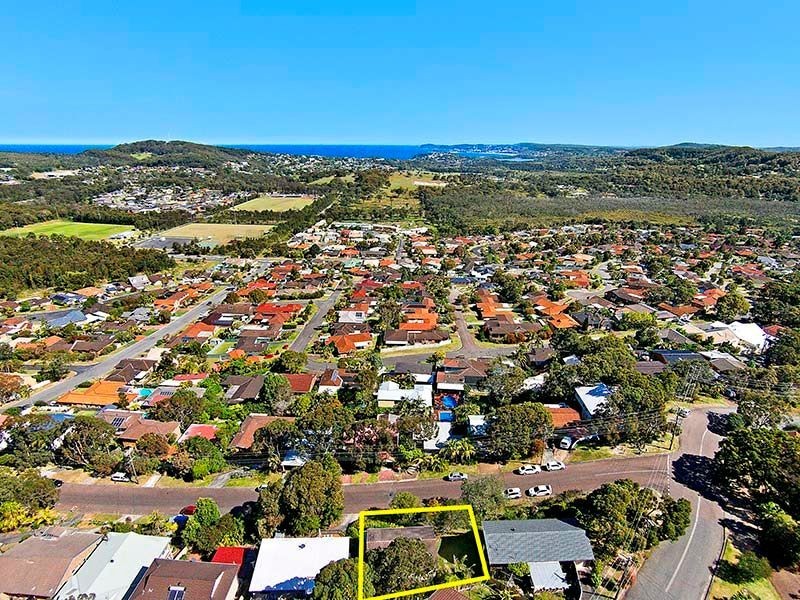 4 Valley View Road, Bateau Bay NSW 2261