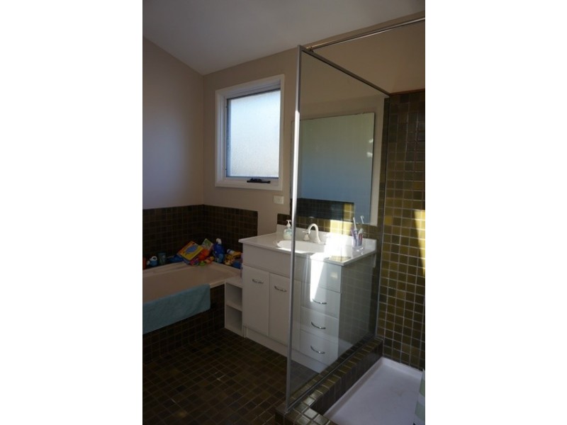 29 Waratah Street, Bateau Bay NSW 2261