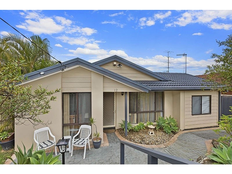 12 Jessica Street, Bateau Bay NSW 2261