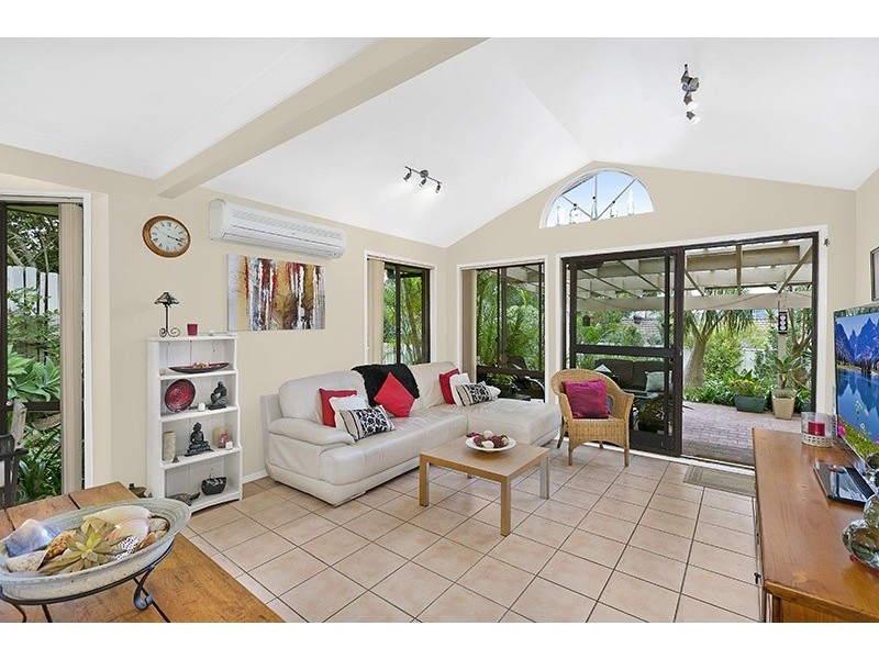 12 Jessica Street, Bateau Bay NSW 2261